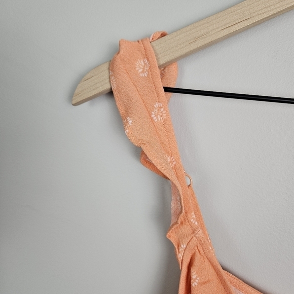 Torrid Washable Crinkle Gauze V-Neck Ruffle Strap Tank - Picture 8 of 10